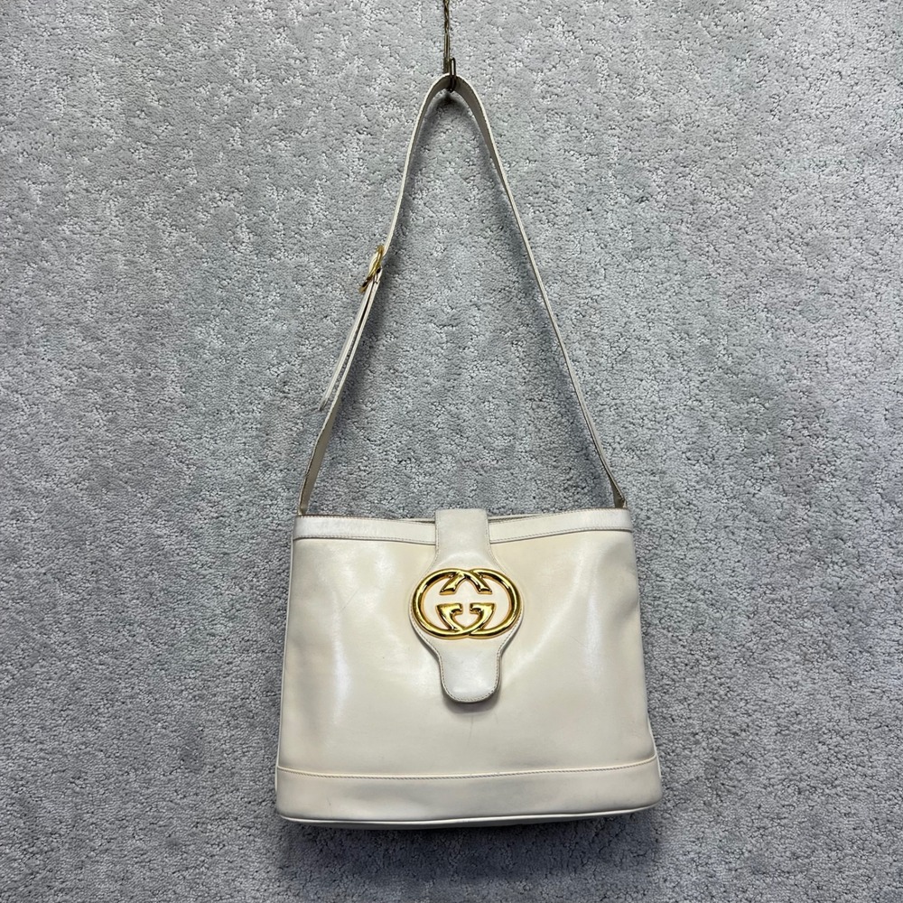 VINTAGE Gucci White Leather Shoulder Bag Interlocking GG Logo Italy Buckle Purse